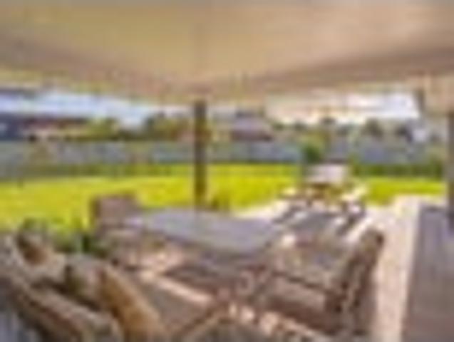 Stylish Coastal Living Near the Beach & Estuary