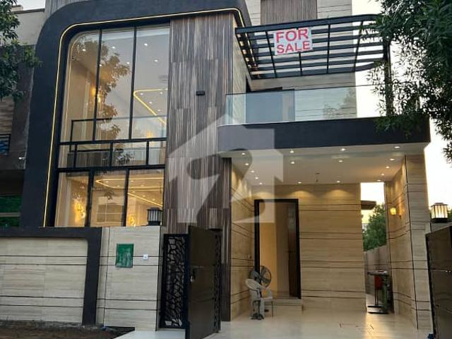 Stylish Double Storey & Double Heighted 8 Marla House For Sale On 50 Feet Road Near To Masjid, Park & Commercial In Phase 2 Block D Bahria Orchard Raiwind Road Lahore