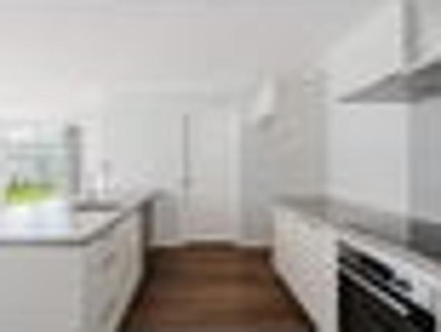 Stylish, Easy & Near New