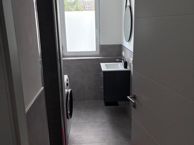 Stylish & Fully Furnished 2 Room Apartment | New Build | Prime Connection | fixed term rental 3 months 01.07.2026 30.09.2026, Frankfurt Amsterdam Apartments for Rent
