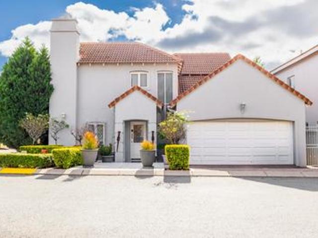 stylish, fully furnished 3 bedroom h.