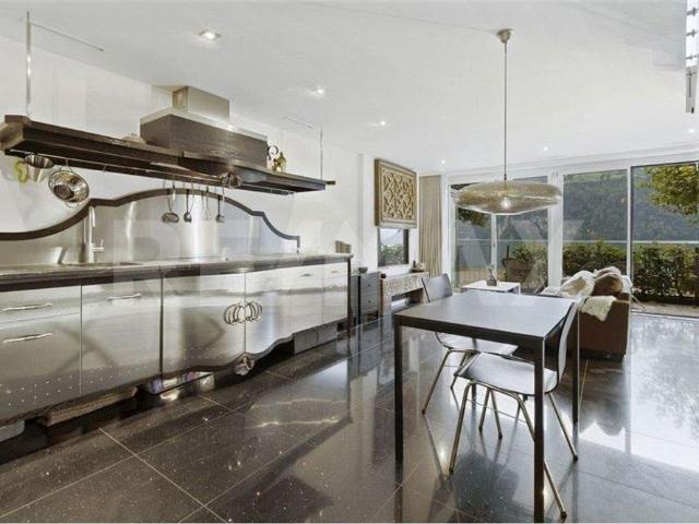Stylish, furnished 2.5 room maisonette rental apartment right on the lake promenade, Brunnen SZ