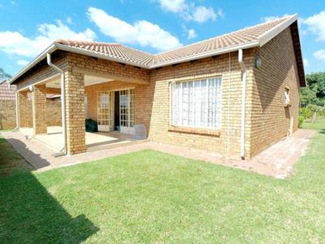 stylish face brick family home in se.