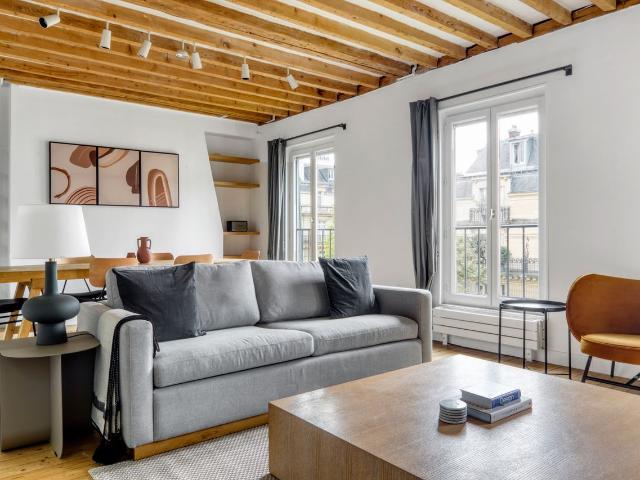 Stylish Four Bedroom Apartment in the Heart of Paris, Paris Amsterdam Apartments for Rent
