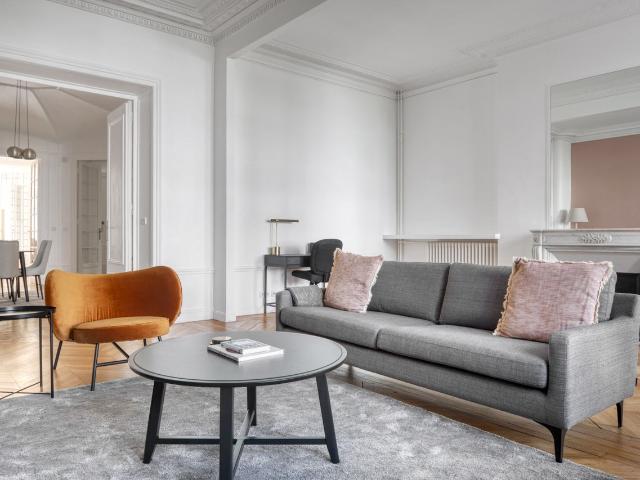 Stylish Four Bedroom Paris Apartment Awaits You!, Paris Amsterdam Apartments for Rent