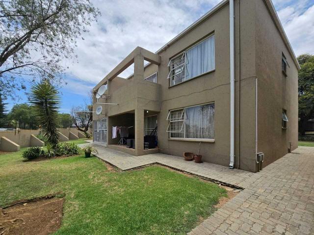 Stylish Ground Floor Living in Secure Alberante Estate