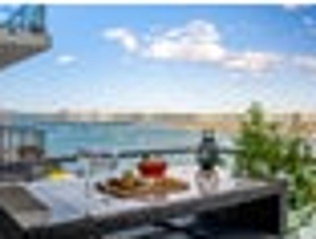 STYLISH HARBOURFRONT APARTMENT