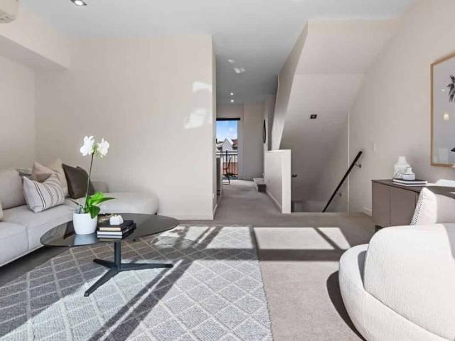 Stylish, High Quality Townhouse in Albany’s Gated Community