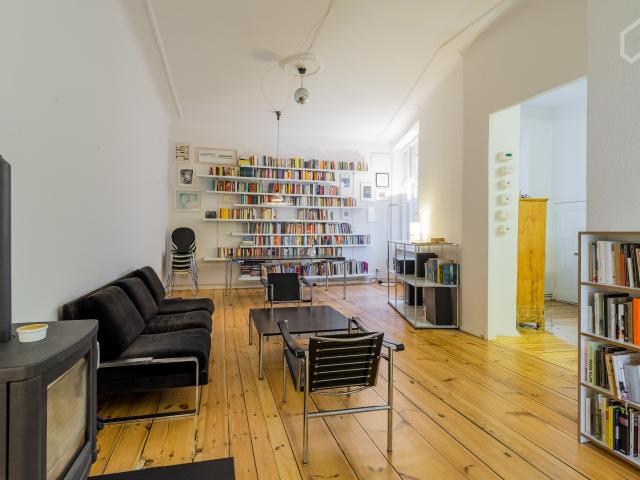 Stylish home with balcony in Moabit Berlin