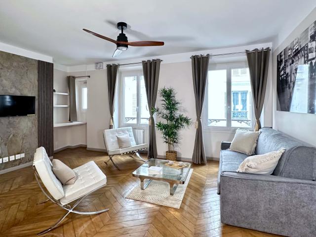 Stylish luxurious Parisian haven