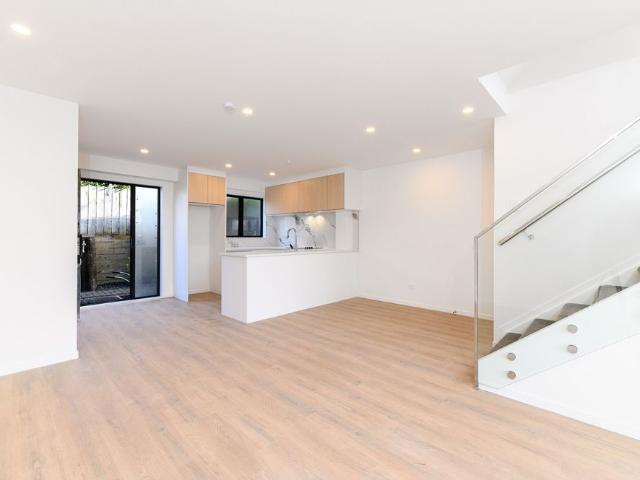 Stylish living in Massey!