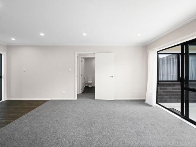Stylish, Low maintenance Living 2 Bedrooms
