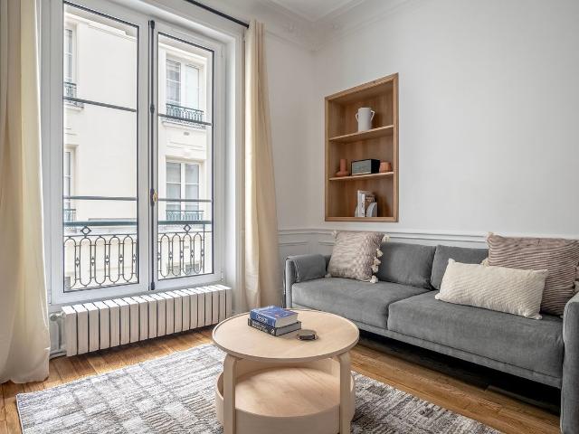 Stylish Paris Gem: Spacious 2BR in Chaillot, Paris Amsterdam Apartments for Rent