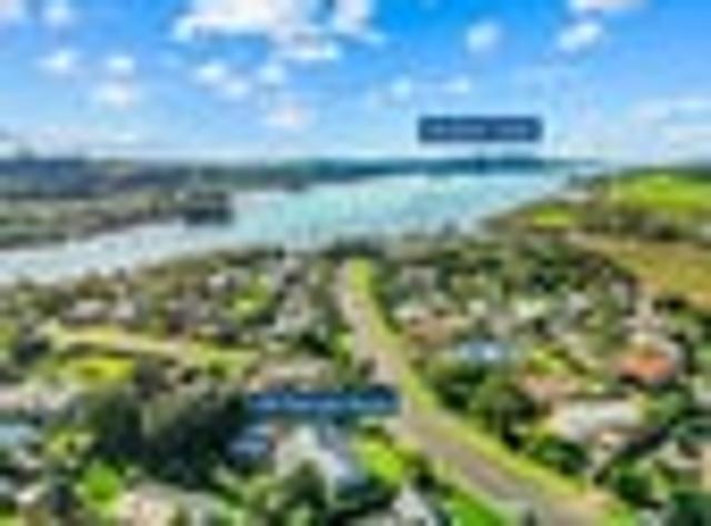 Stylish Reinga Road Gem