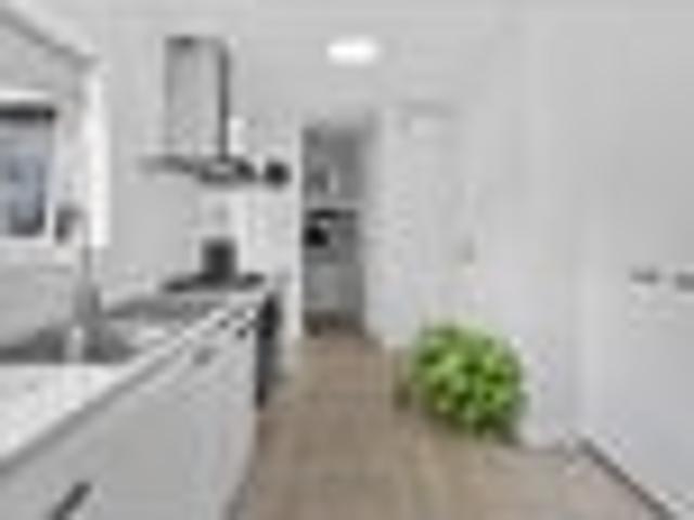 Stylish, Renovated & Ready to Enjoy
