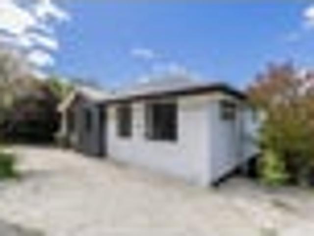 Stylish starter with stunning views!