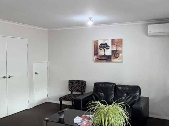 Stylish Studio Accommodation Walk to Hospitals & CBD