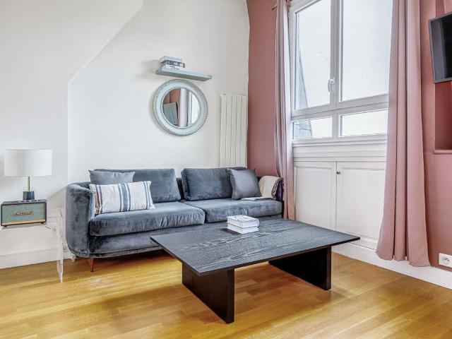 Stylish Studio in the Heart of Paris, Paris Amsterdam Apartments for Rent