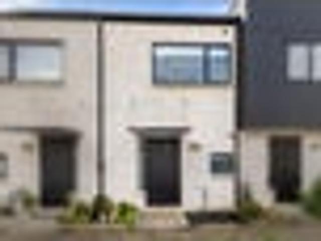 Stylish, Sunny & Move In Ready