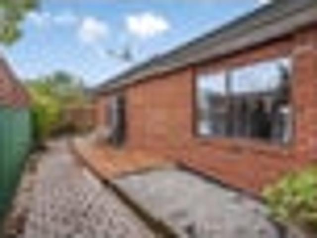 Stylish & Superbly Located