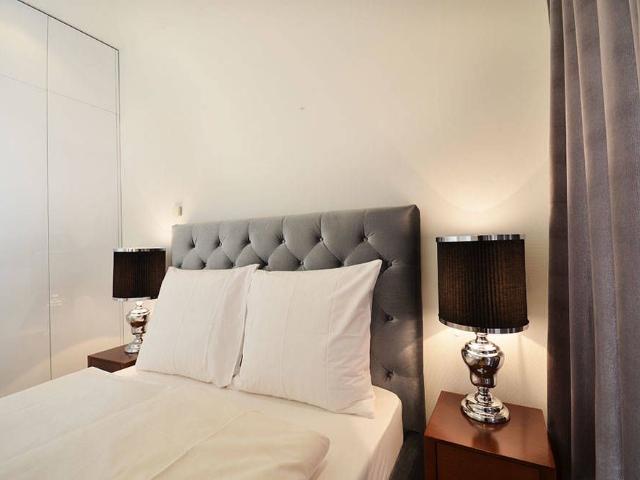 Stylish, sophisticatedly furnished 1 bedroom business apartment in Frankfurt near Kaiserlei bridge, Frankfurt Amsterdam Apartments for Rent