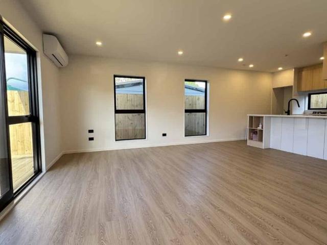 Stylish & Spacious 3 Bedroom Home – Unbeatable Location Opposite Sylvia Park
