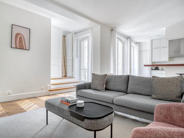 Stylish Two Bedroom Apartment in the Heart of Paris, Paris Amsterdam Apartments for Rent