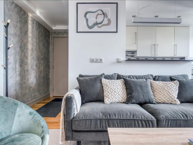 Stylish Two Bedroom Apartment in Batignolles, Paris, Paris Amsterdam Apartments for Rent