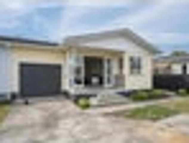 Stylish, Two Bedroom Gem on Kipling Crescent