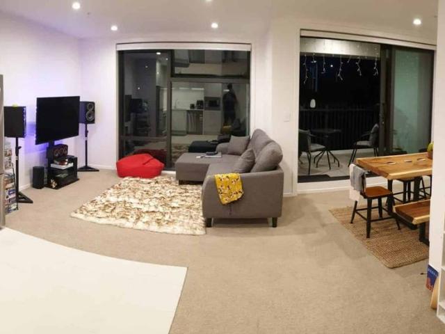 Stylish Two Level Apartment with Secure Parking
