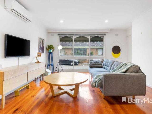 Stylish Thornbury Living in a Prime Location
