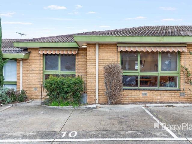 Stylish Thornbury Living in a Prime Location