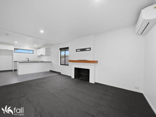 Stylish Three Bedroom Home In Warrane