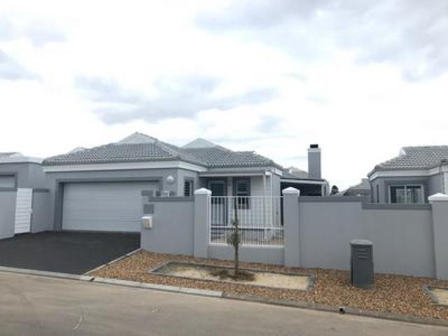 stylish three bedroom home plus s st.