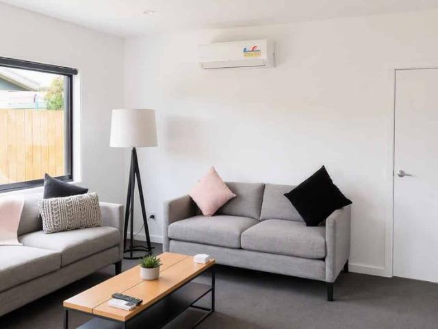 Stylish Townhouse Close to the CBD