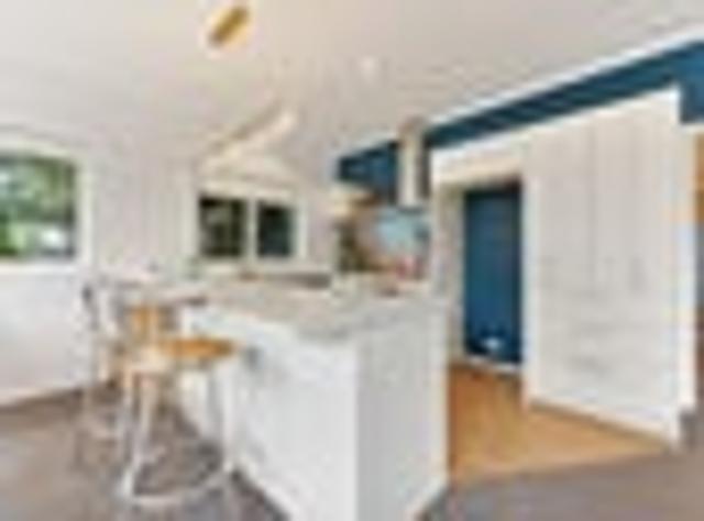 Stylish Townhouse in Prime Stoke Location