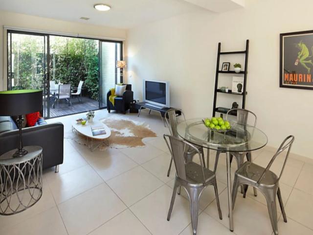 Stylish Townhouse Living in a Prime Brunswick Location
