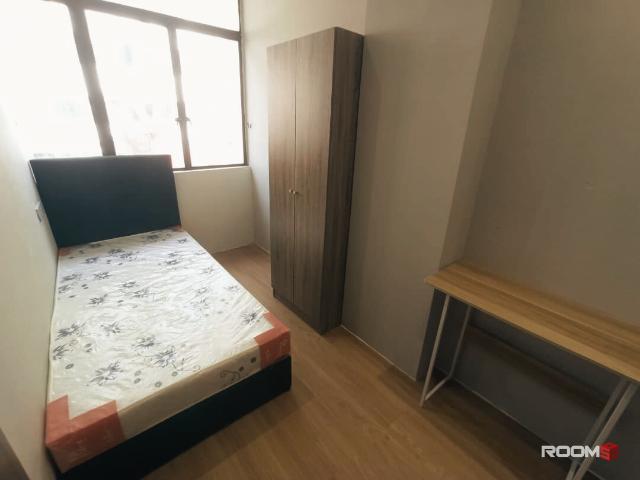 Stylish Zero Deposit Room near MRT Pasar Seni: Ideal for Commuters ‍♂️