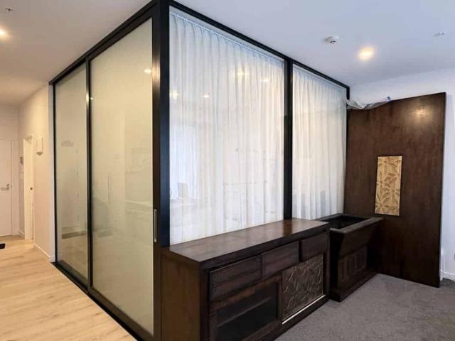 Stylish 1 Bedroom Apartment on Victoria Street – Modern Living at Its Best
