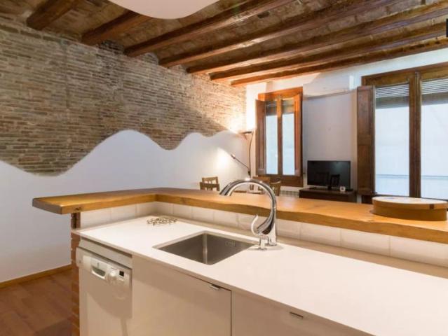 Stylish 1 bedroom apartment with air conditioning in Ciutad Vella, close to the beach