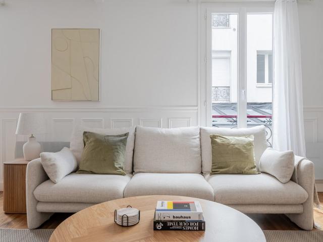 Stylish 1BD Apartment in Heart of Paris, Paris Amsterdam Apartments for Rent
