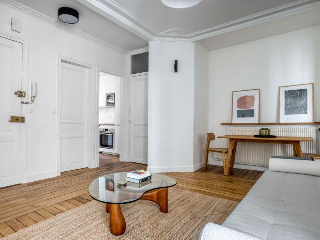 Stylish 1BR Apartment in the Heart of Levallois Perret