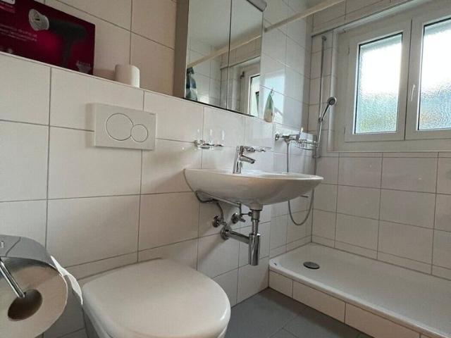 Stylish 2.5 Room Furnished Apartment Prime 1st Floor Unit