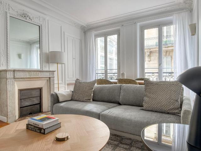 Stylish 2 Bedroom Apartment in Heart of Paris, Paris Amsterdam Apartments for Rent
