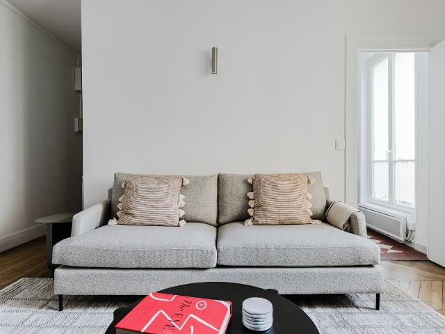 Stylish 2 Bedroom Apartment in the Heart of Le Marais, Paris Amsterdam Apartments for Rent