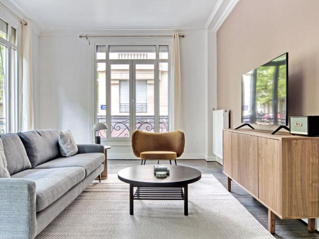 Stylish 2 Bedroom Apartment in the Heart of Paris, Paris Amsterdam Apartments for Rent