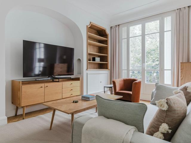 Stylish 2 Bedroom Apartment in the Heart of Paris