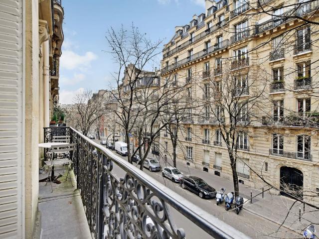 Stylish 2 Bedroom Apartment: Ideal for Professionals & Students, Paris Amsterdam Apartments for Rent