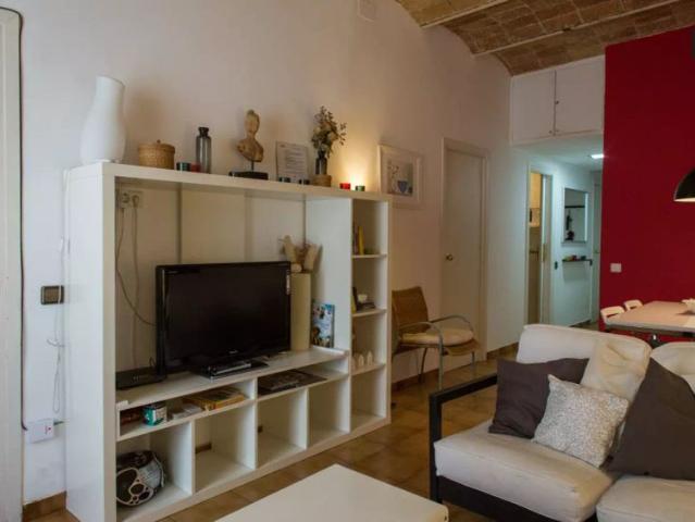 Stylish 2 bedroom apartment with balcony for rent in Poblenou