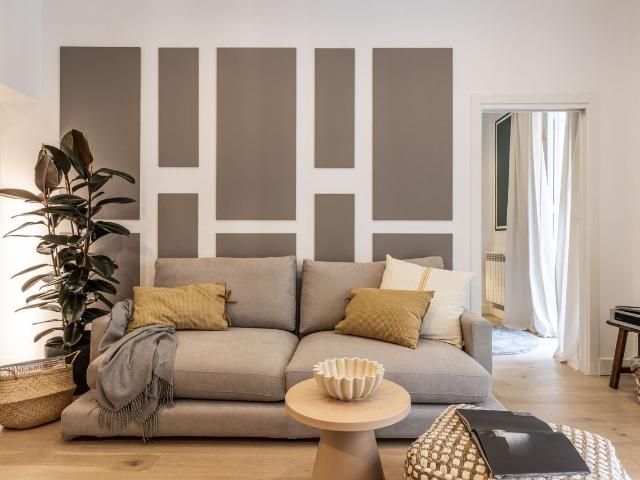 Stylish 2 Bedroom Beach Themed Apartment in Upscale Goya, Madrid Amsterdam Apartments for Rent